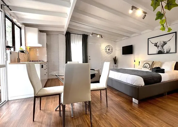 Studio C By Breckler Park